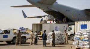 EU-Luftbrücke bringt Hilfe nach Darfur